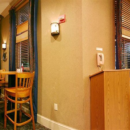 Mainsail Tampa Extended Stay Exterior photo