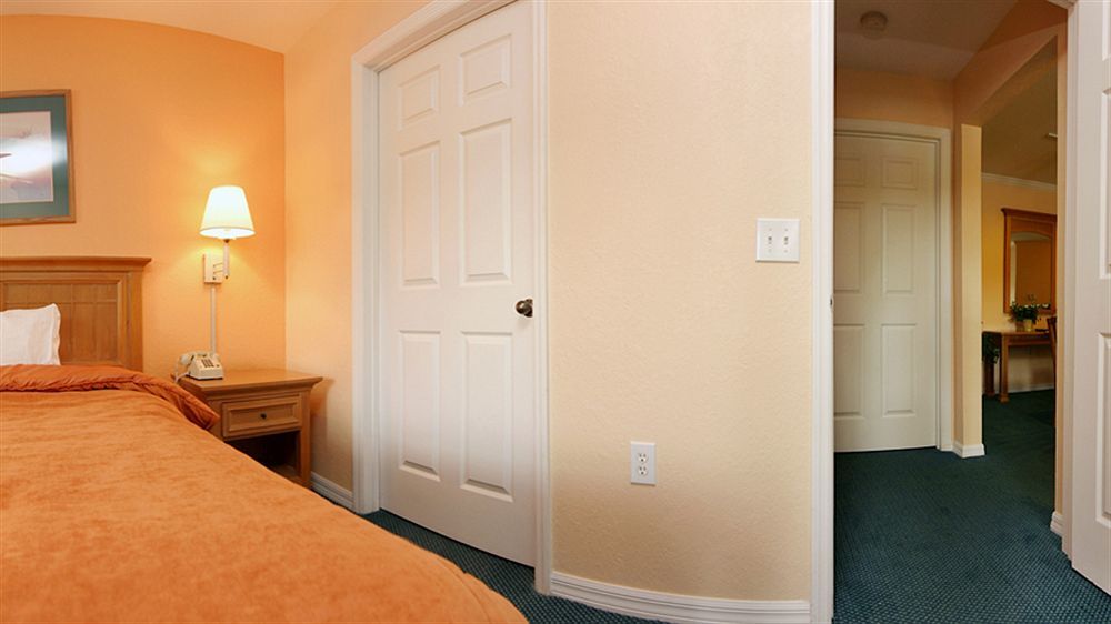 Mainsail Tampa Extended Stay Exterior photo