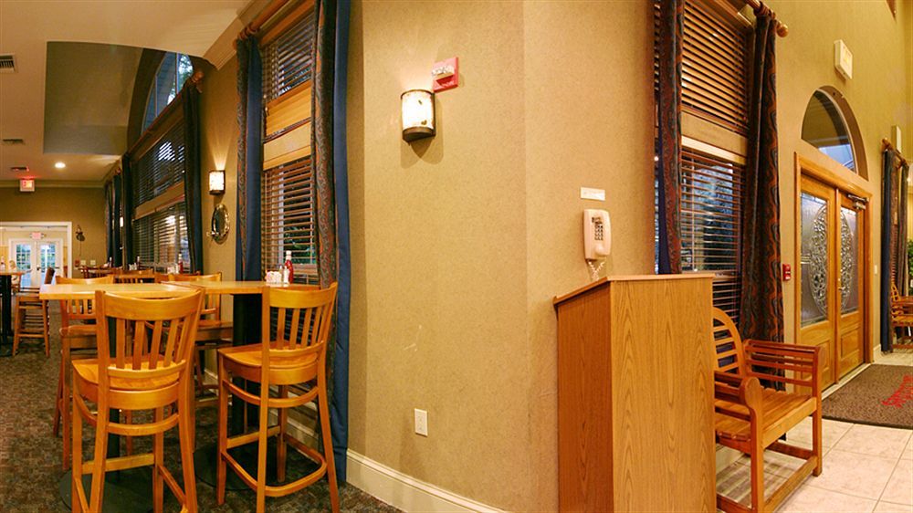 Mainsail Tampa Extended Stay Exterior photo