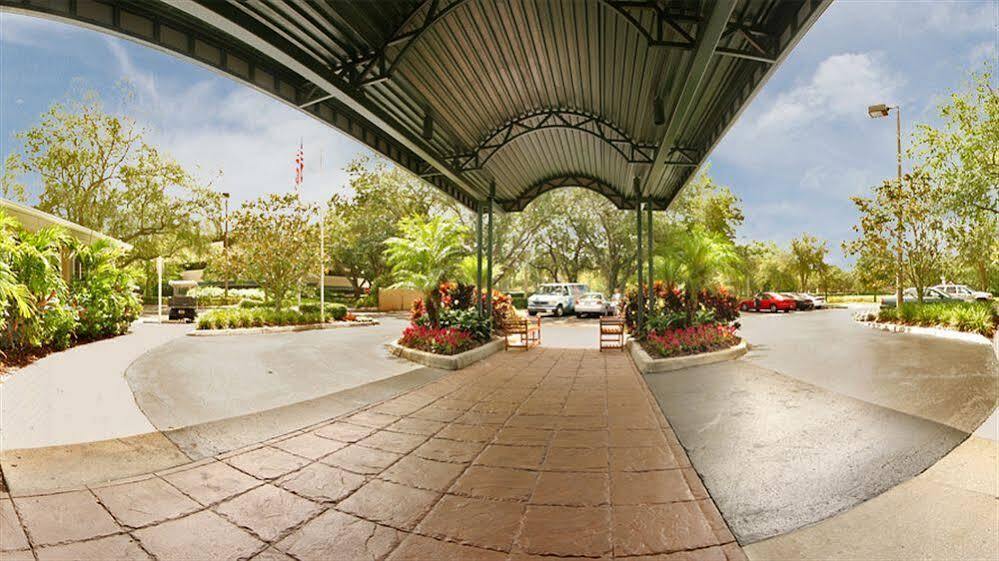 Mainsail Tampa Extended Stay Exterior photo
